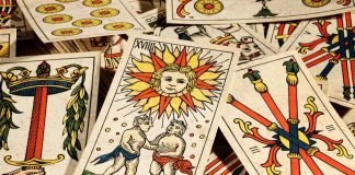 Cartile de tarot – istorie si diversitate
