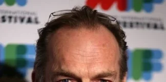 Hugo Weaving