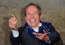 Warwick Davis