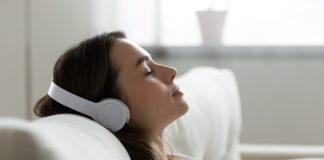 Spune adio durerii cronice cu melodia ta preferata
