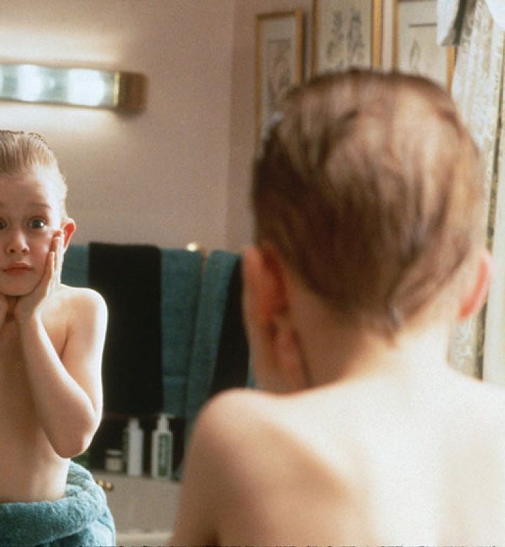Macaulay Culkin in film de familie singur acasa