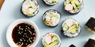Cate calorii are sushi? Afla daca te poti ingrasa daca servesti acest fel delicios de mancare japoneza