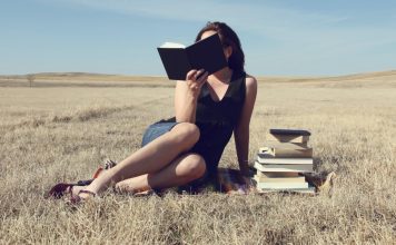 10 carti pe care nu le poti rata vara aceasta pentru a alunga plictiseala